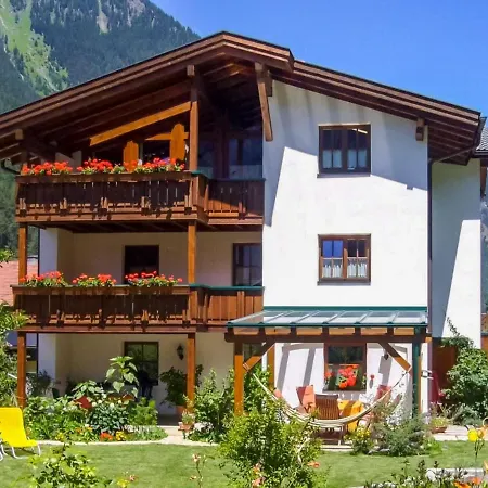 Raetia Ii By Interhome Lägenhet Pfunds